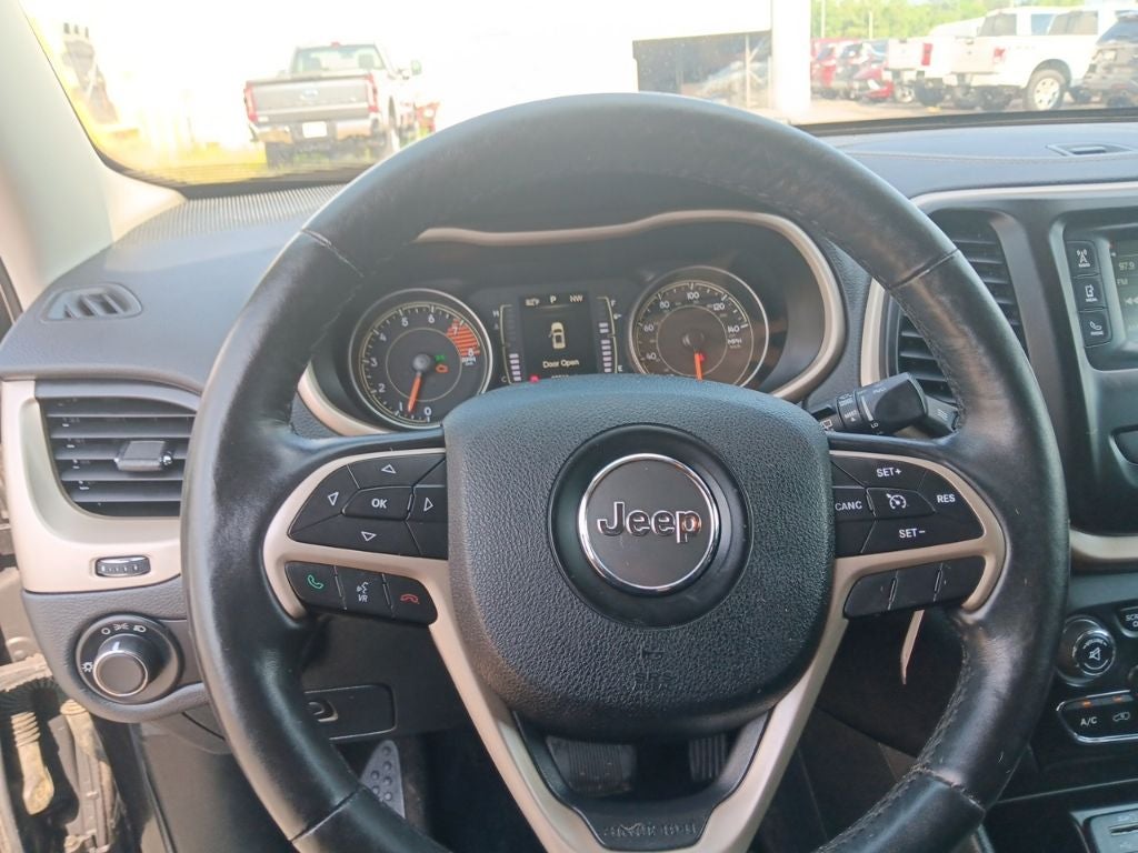 2016 Jeep Cherokee Sport