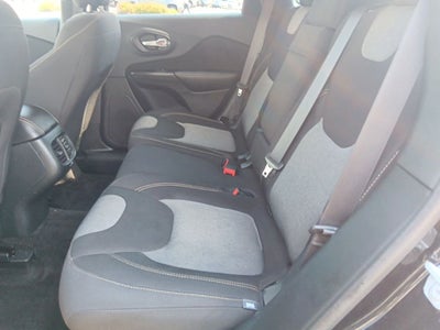 2016 Jeep Cherokee Sport