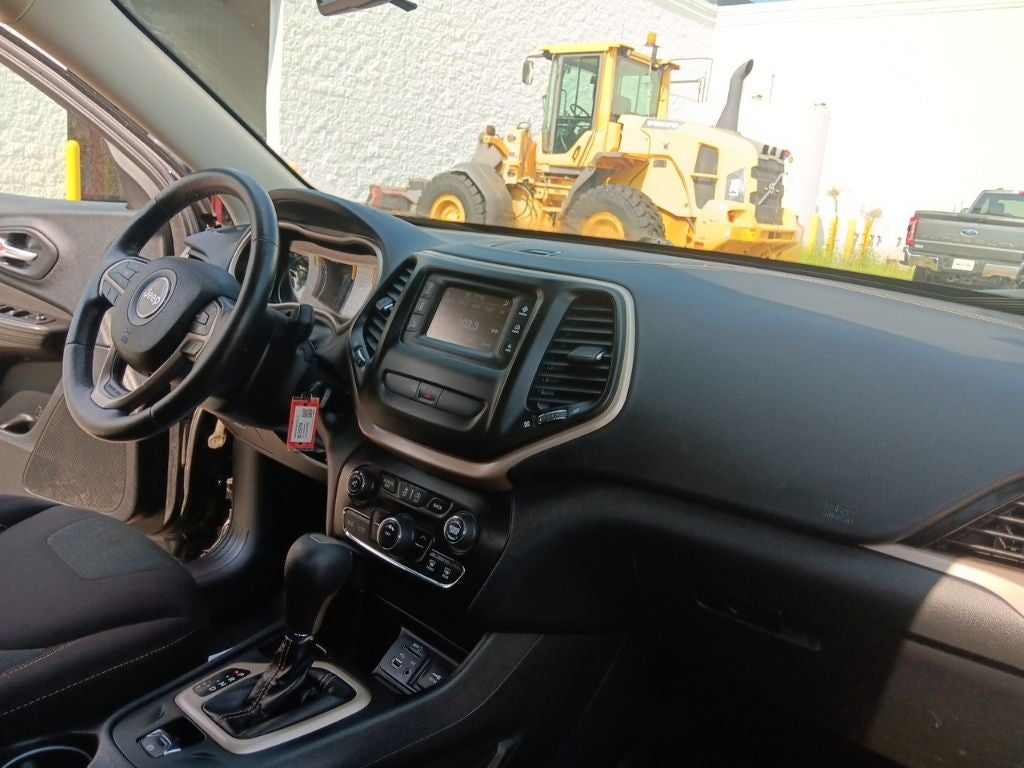 2016 Jeep Cherokee Sport