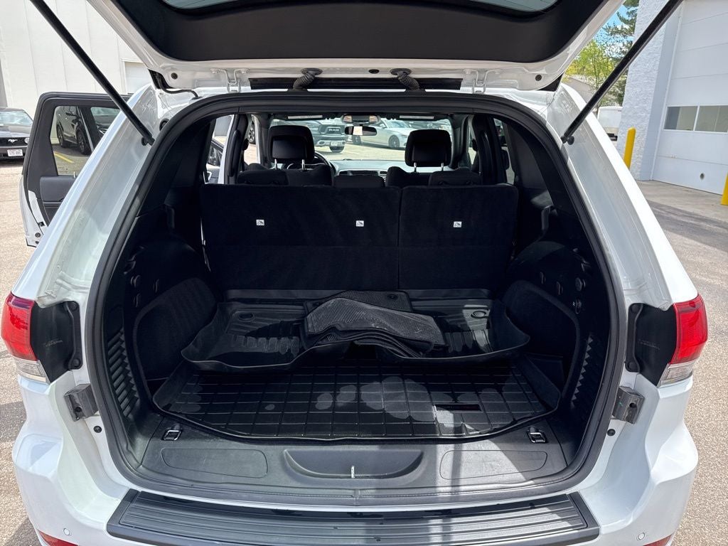 2020 Jeep Grand Cherokee Laredo