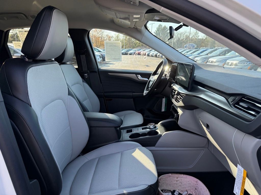 2025 Ford Escape Plug-In Hybrid Base