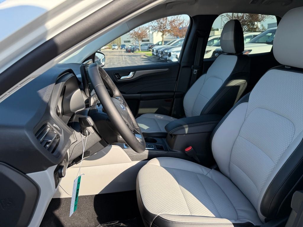 2025 Ford Escape Plug-In Hybrid Base