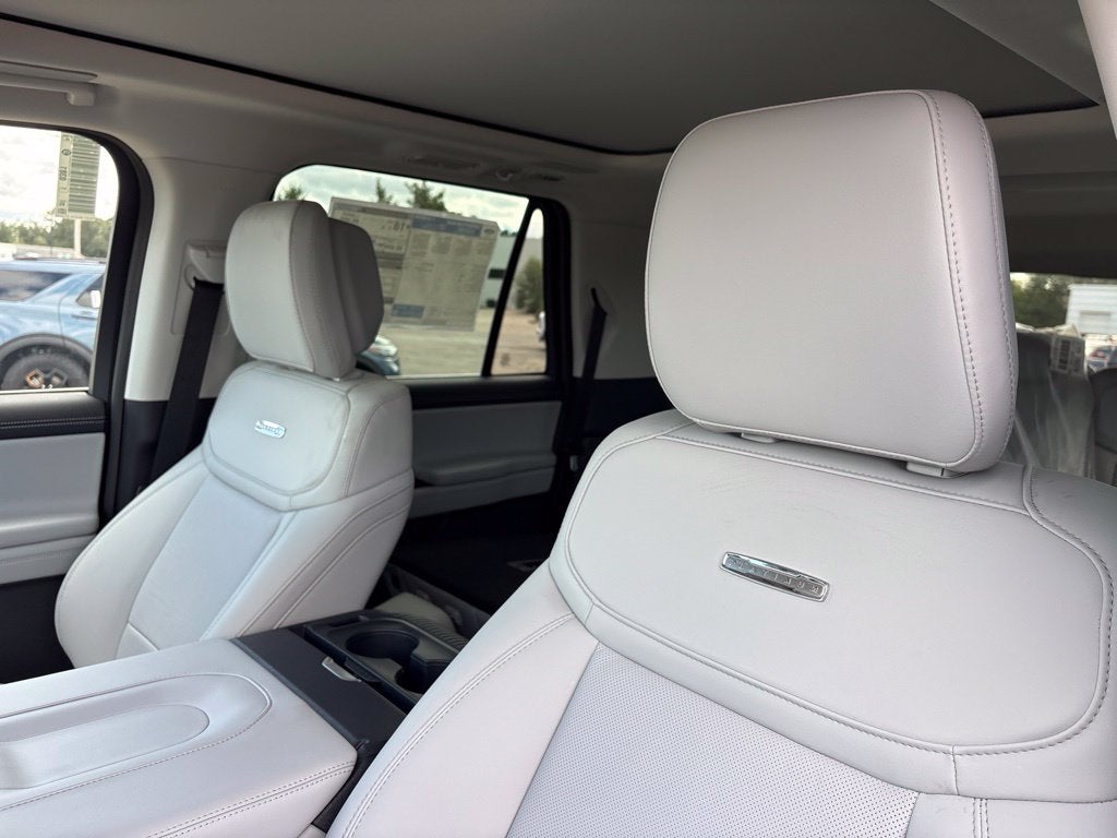 2027 Ford Expedition Max MAX Platinum
