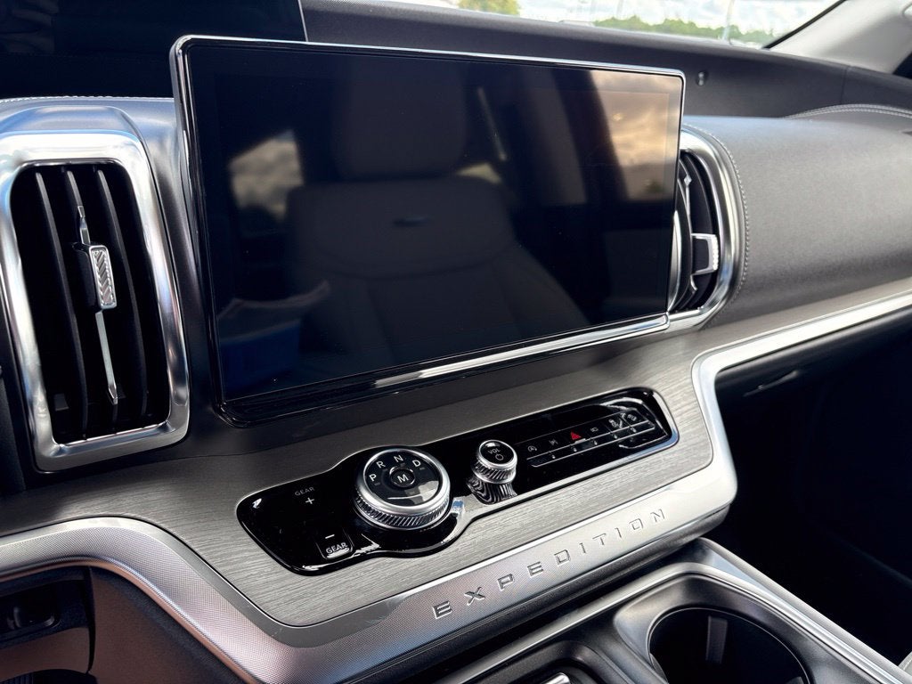 2027 Ford Expedition Max MAX Platinum