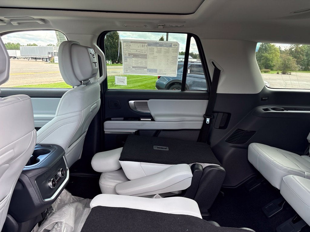 2027 Ford Expedition Max MAX Platinum
