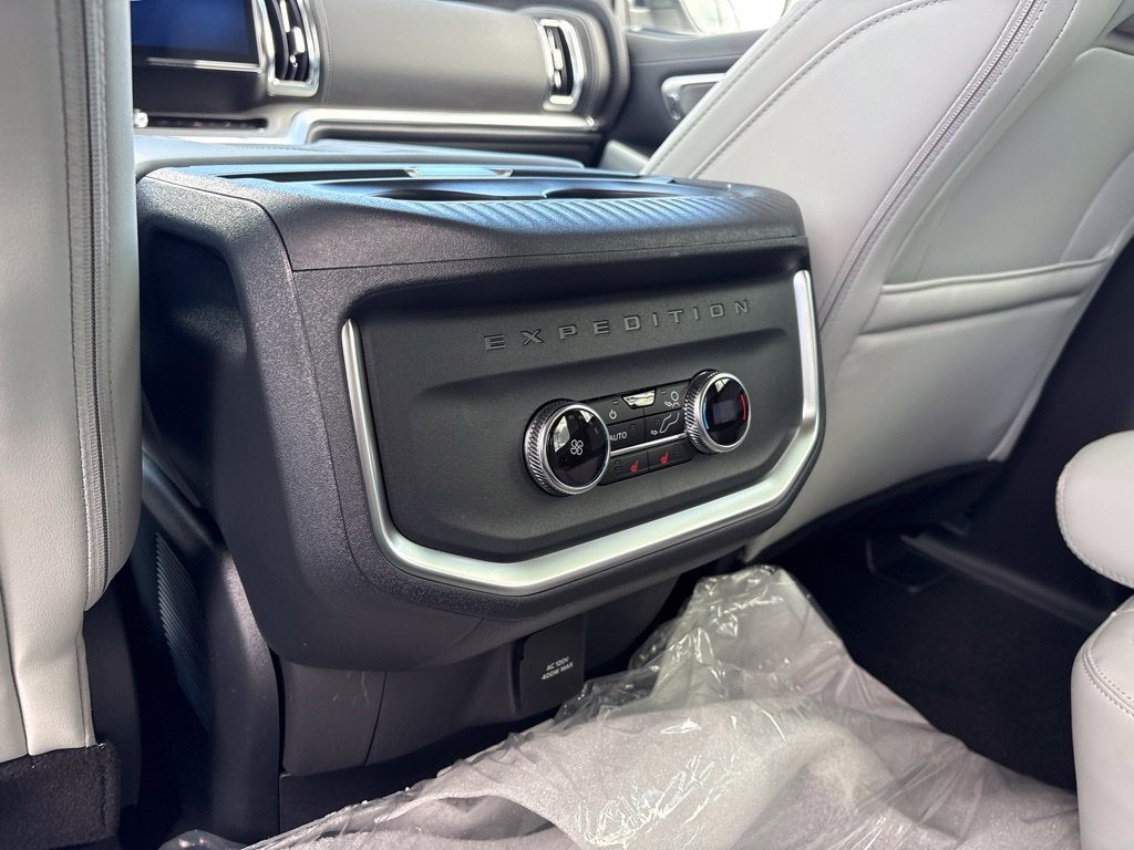 2027 Ford Expedition Max MAX Platinum