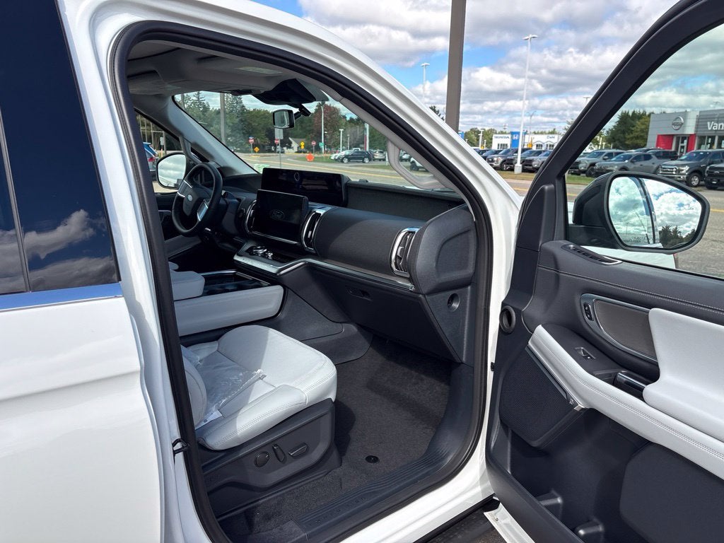2027 Ford Expedition Max MAX Platinum