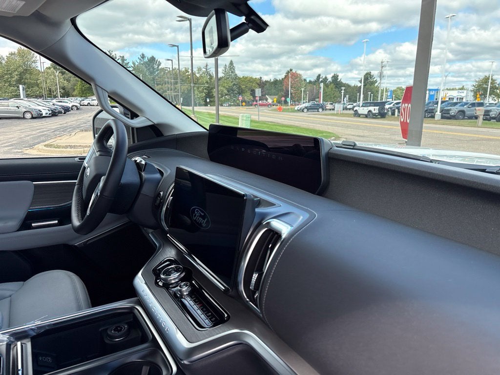 2027 Ford Expedition Max MAX Platinum