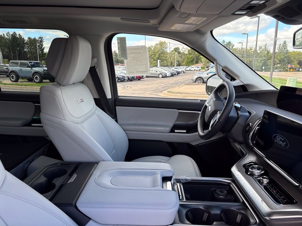 2027 Ford Expedition Max MAX Platinum