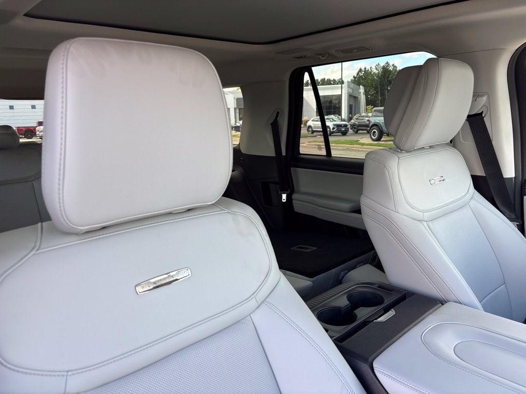 2027 Ford Expedition Max MAX Platinum