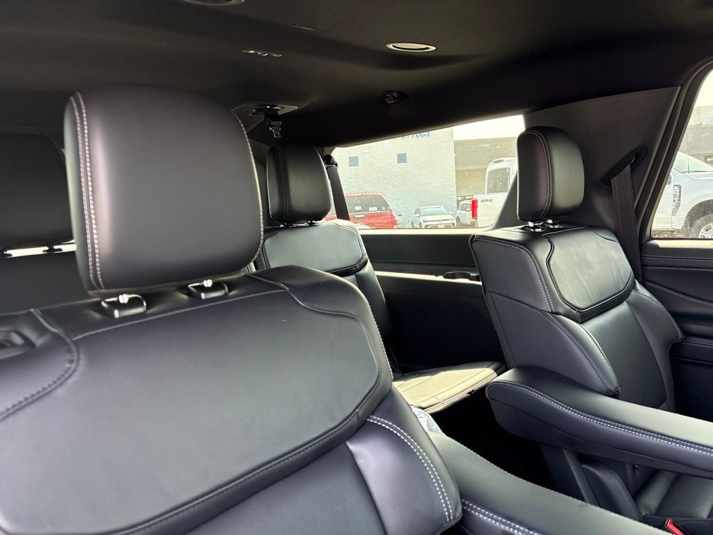 2027 Ford Expedition Max MAX Platinum