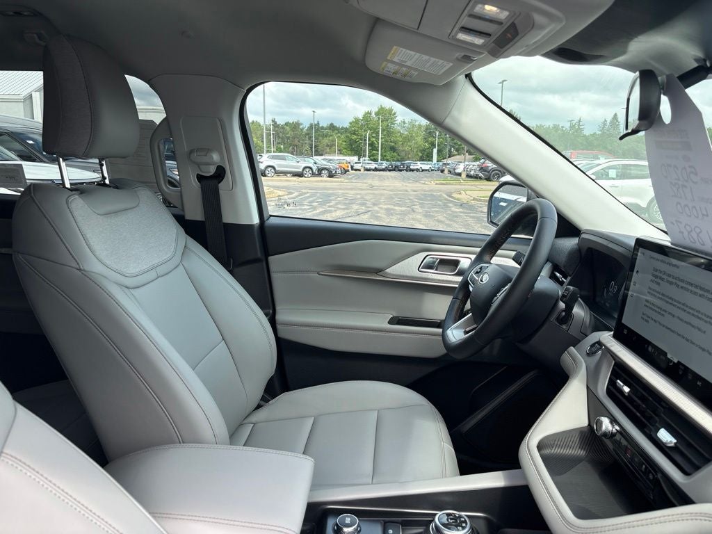 2026 Ford Explorer Active w/100A Pkg