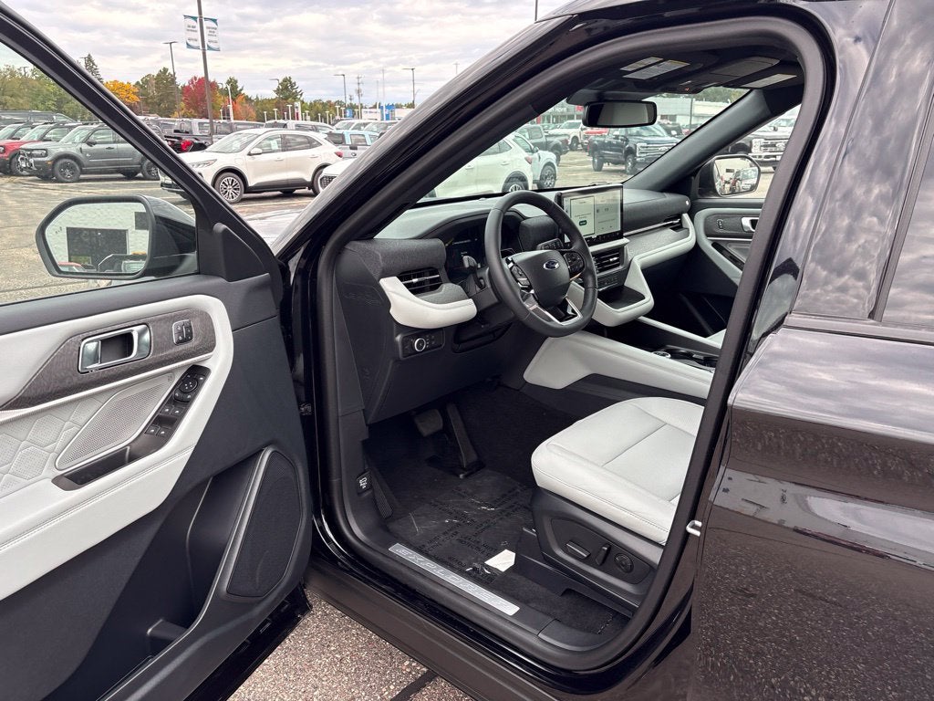 2027 Ford Explorer Platinum™