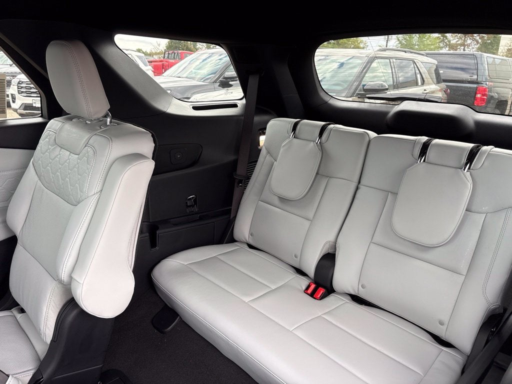 2027 Ford Explorer Platinum™
