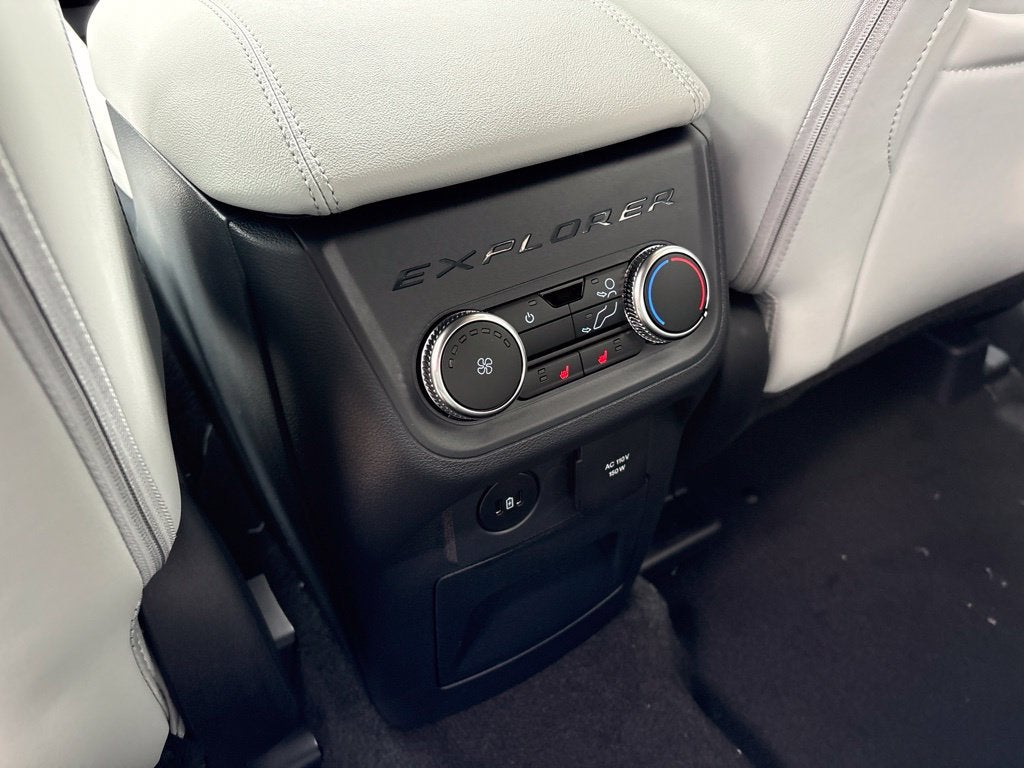 2027 Ford Explorer Platinum™