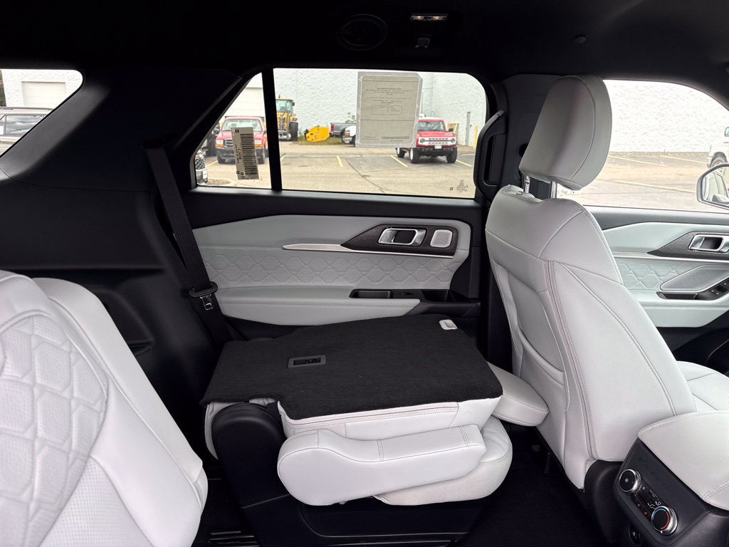 2027 Ford Explorer Platinum™