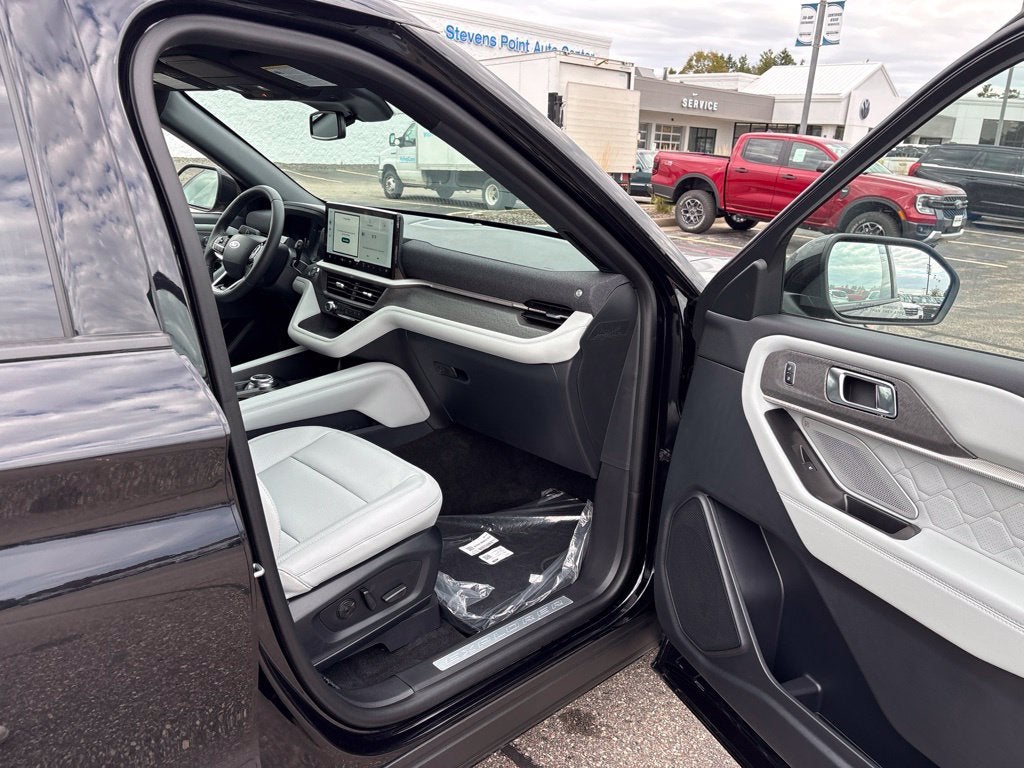 2027 Ford Explorer Platinum™
