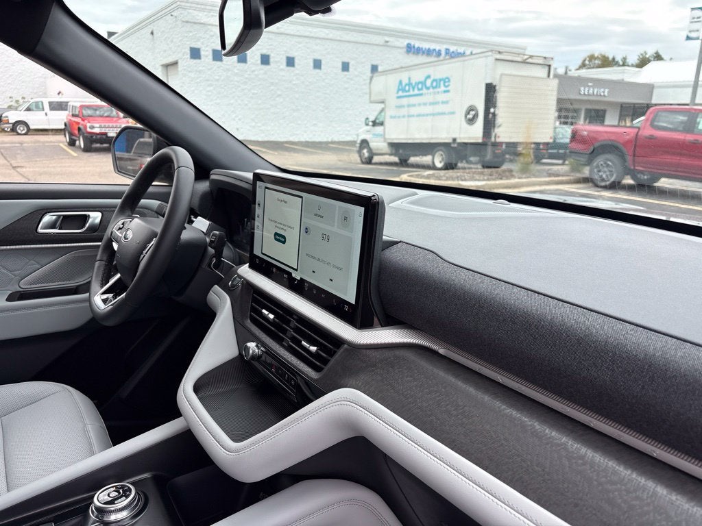 2027 Ford Explorer Platinum™