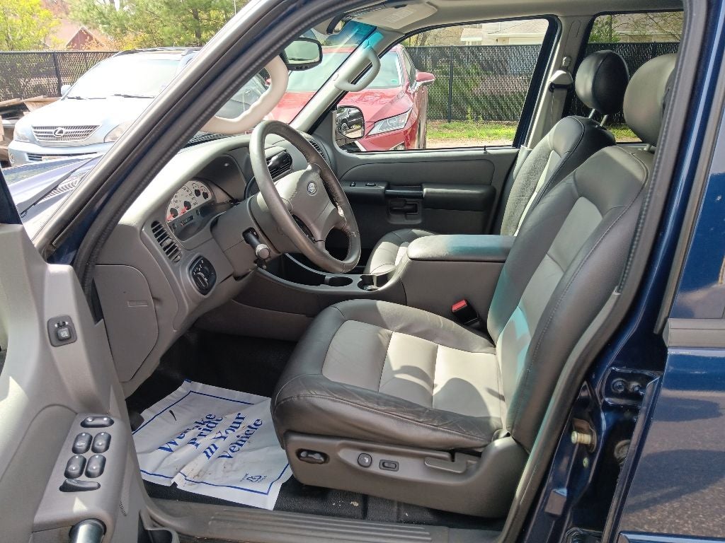 2004 Ford Explorer Sport Trac XLS