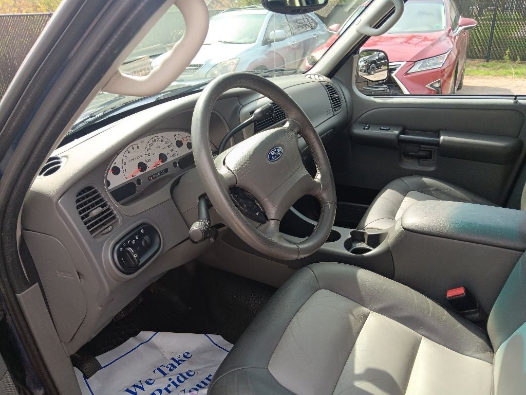 2004 Ford Explorer Sport Trac XLS