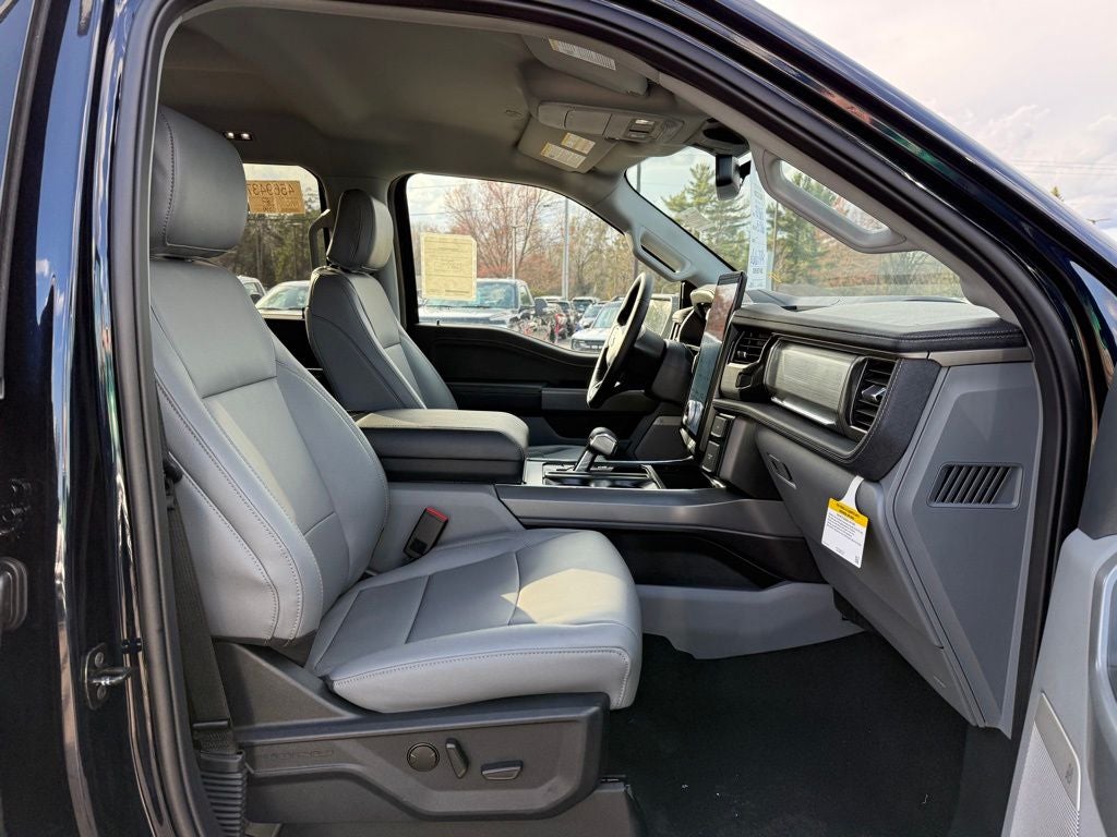 2025 Ford F-150 Lightning Flash