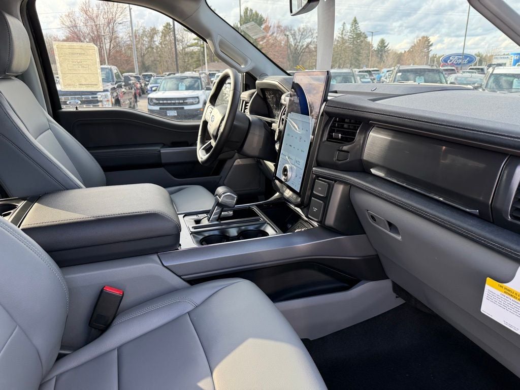 2025 Ford F-150 Lightning Flash