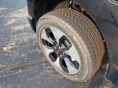 2025 Ford F-150 Lightning Platinum