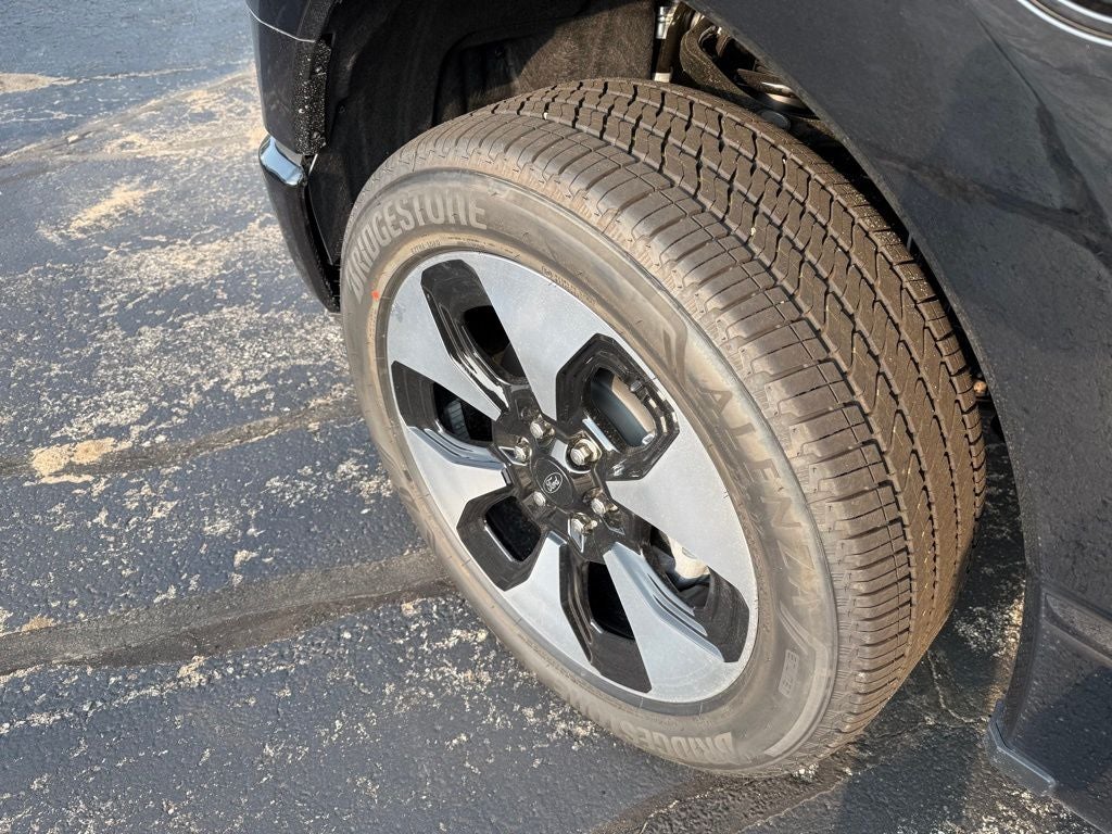 2025 Ford F-150 Lightning Platinum