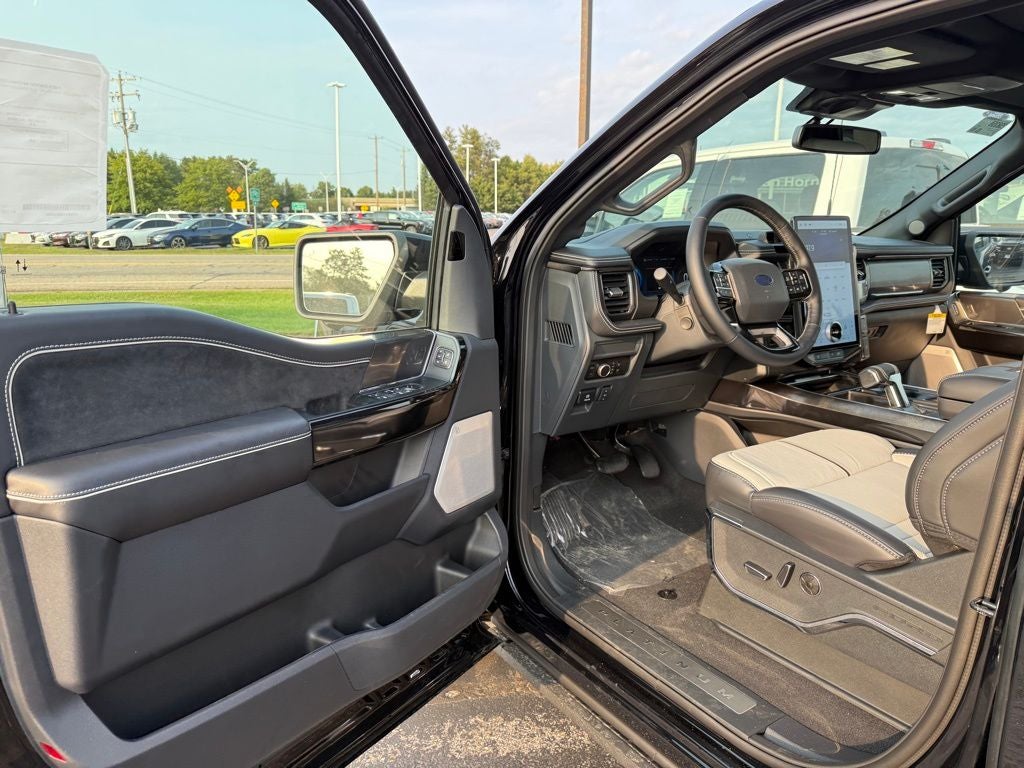 2025 Ford F-150 Lightning Platinum