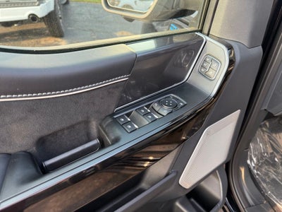 2025 Ford F-150 Lightning Platinum