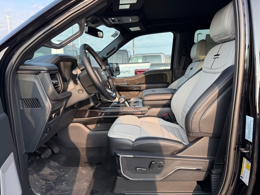 2025 Ford F-150 Lightning Platinum