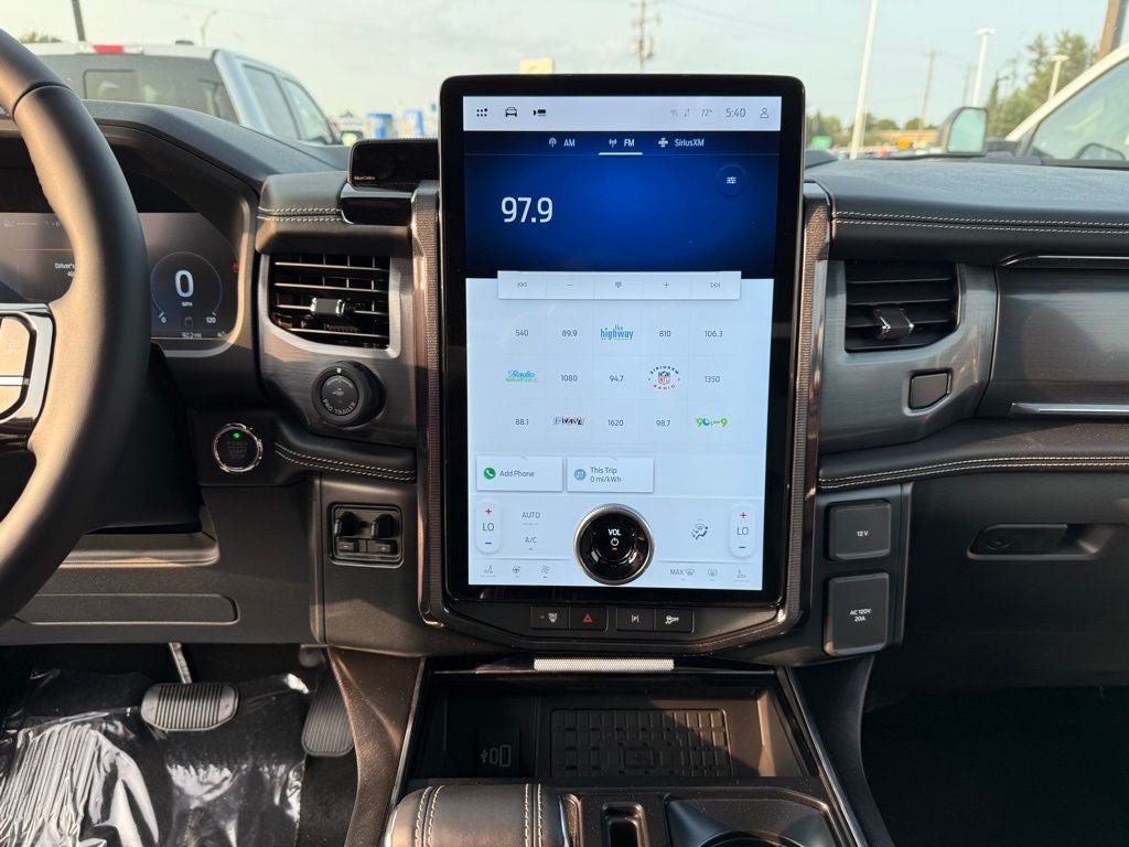 2025 Ford F-150 Lightning Platinum