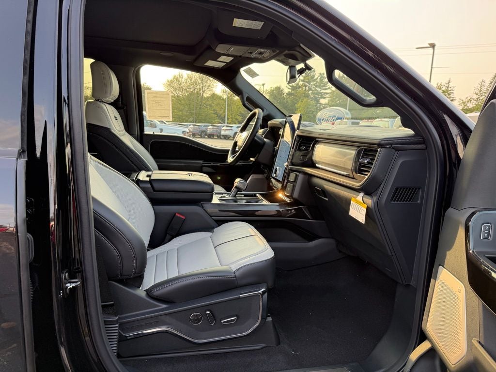 2025 Ford F-150 Lightning Platinum