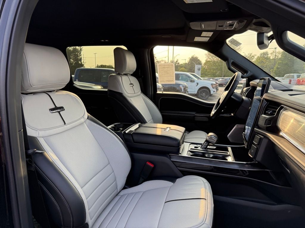 2025 Ford F-150 Lightning Platinum