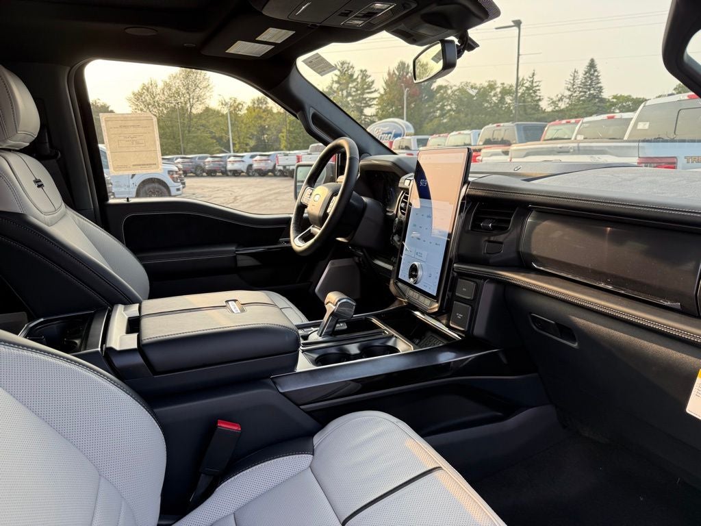 2025 Ford F-150 Lightning Platinum