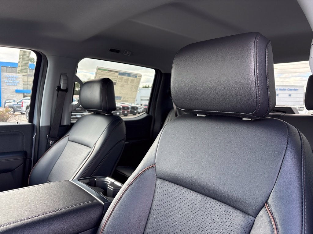2027 Ford F-350SD F-350® Lariat®