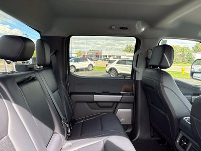2027 Ford F-350SD F-350® Lariat®