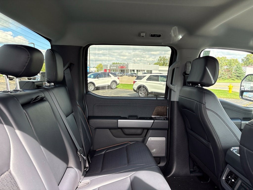 2027 Ford F-350SD F-350® Lariat®