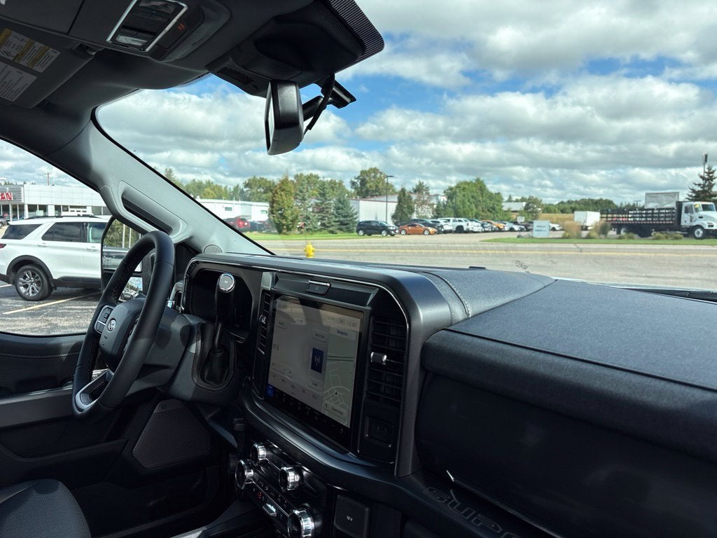 2027 Ford F-350SD F-350® Lariat®
