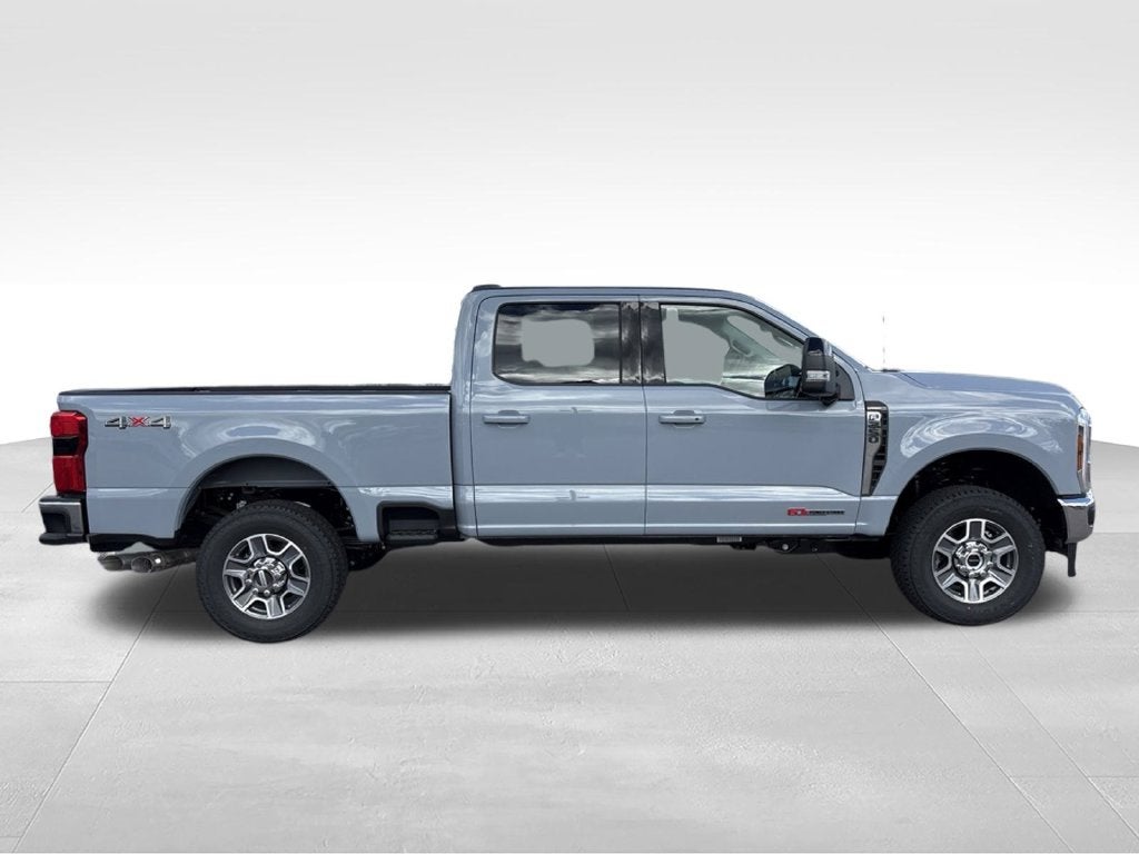 2027 Ford F-350SD F-350® Lariat®