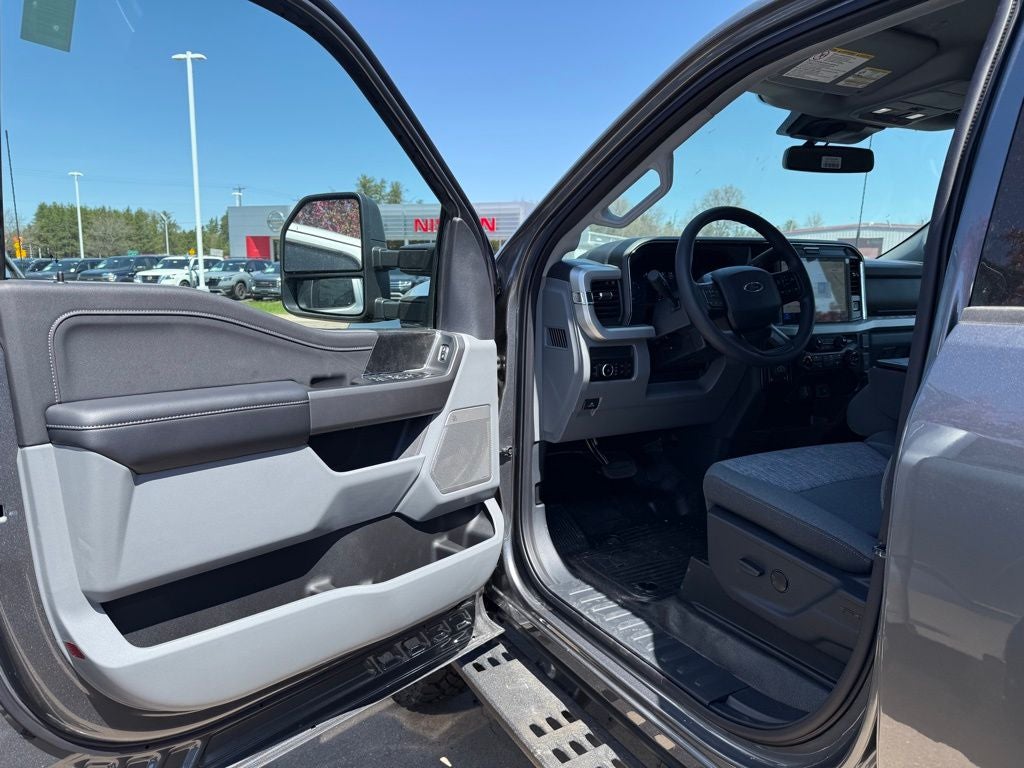 2025 Ford F-350SD XLT