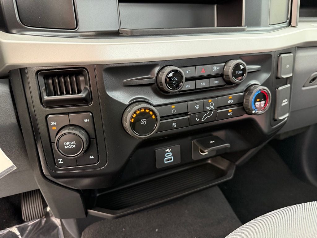 2025 Ford F-350SD XL