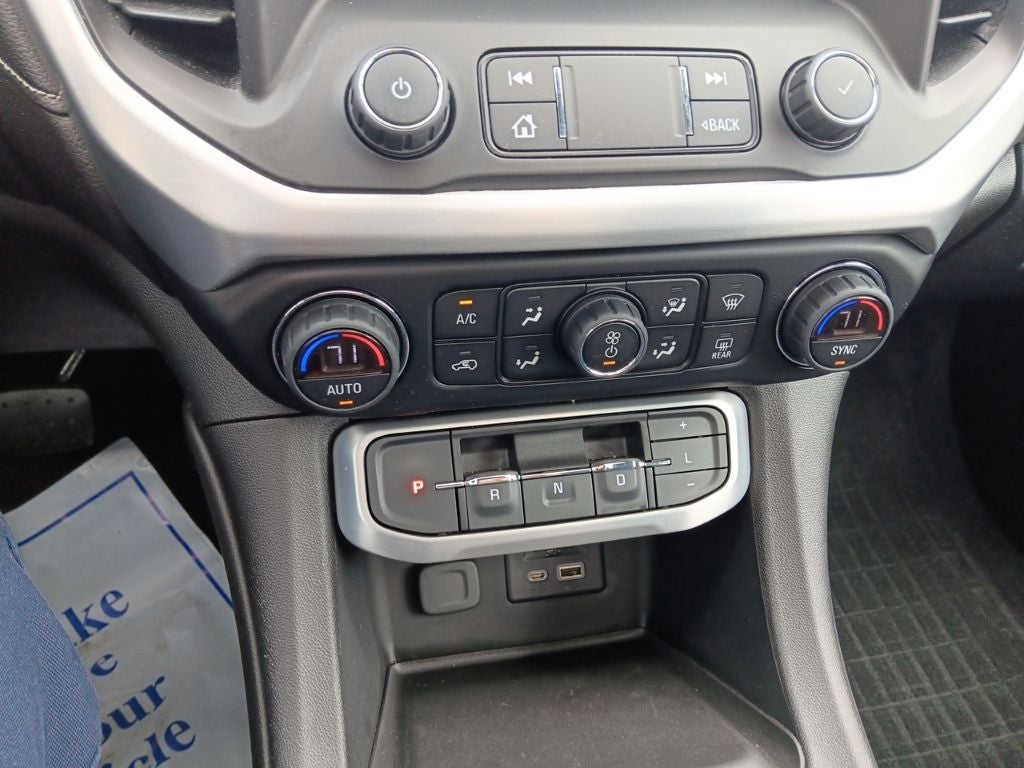 2021 GMC Acadia SLT
