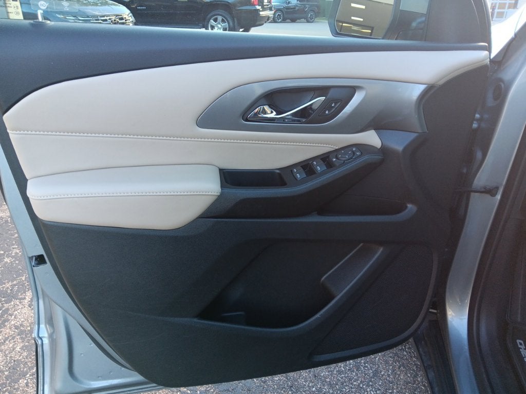 2023 Chevrolet Traverse LS w/1LS