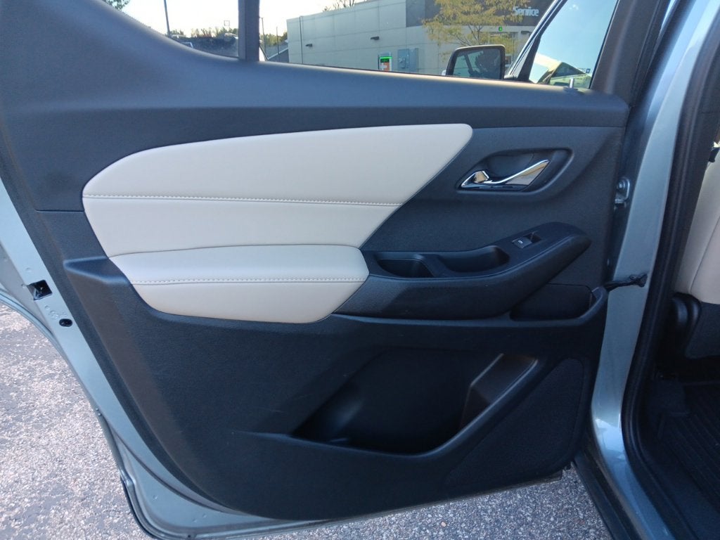 2023 Chevrolet Traverse LS w/1LS