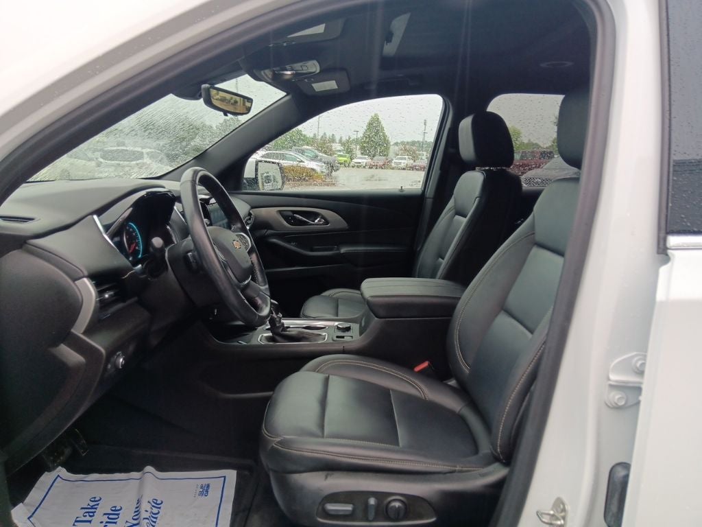 2022 Chevrolet Traverse LT Leather