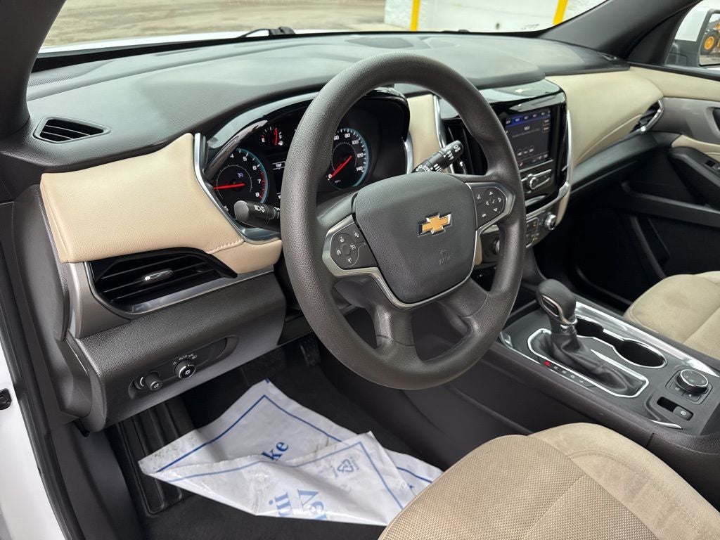 2022 Chevrolet Traverse LS w/1FL