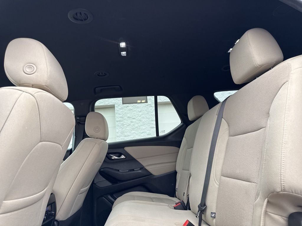 2022 Chevrolet Traverse LS w/1FL