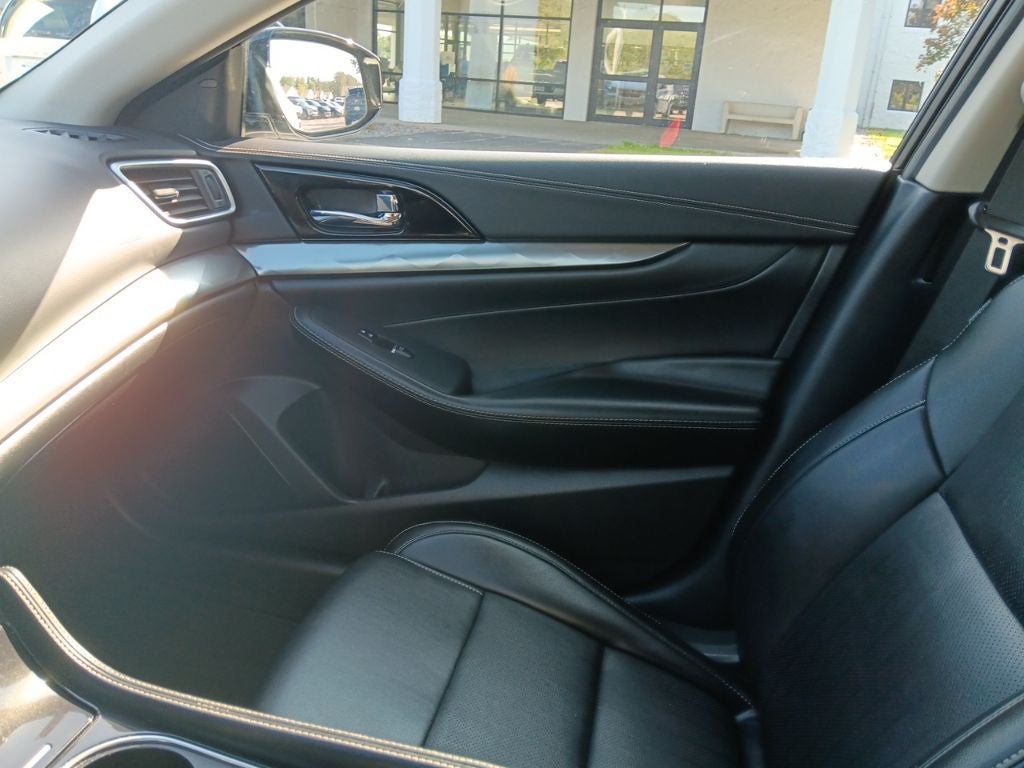 2023 Nissan Maxima SV