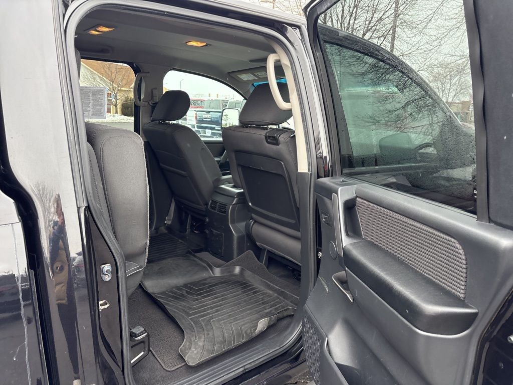 2014 Nissan Titan SV